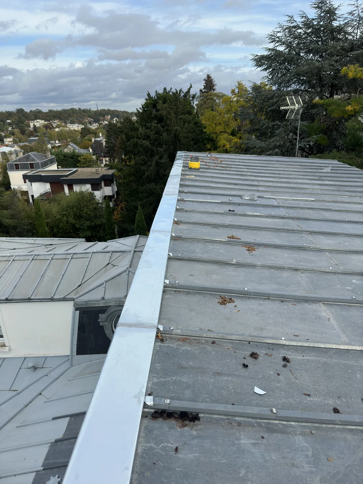 Toiture en zinc après travaux de zinguerie par MSC Toitures